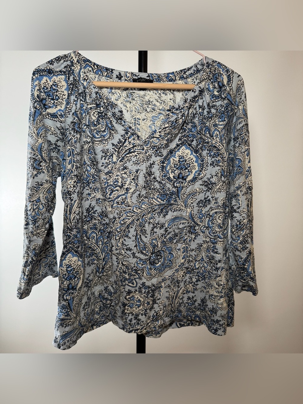 Talbots Paisley 3/4 Sleeve V-Neck Shirt Blouse Top Size Medium Petite MP Cotton